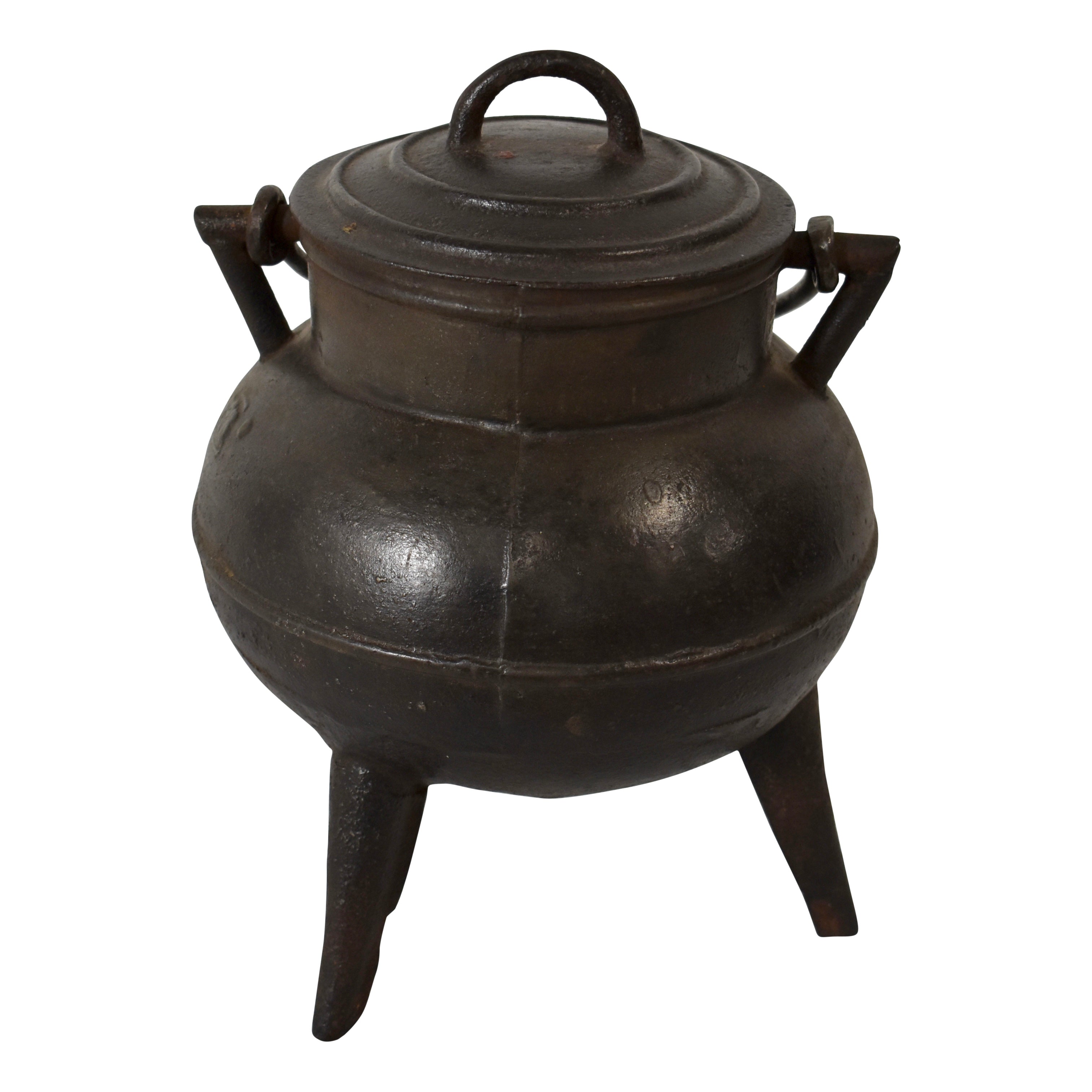 Cast Iron Pot With Lid - Ski Country Antiques & Home