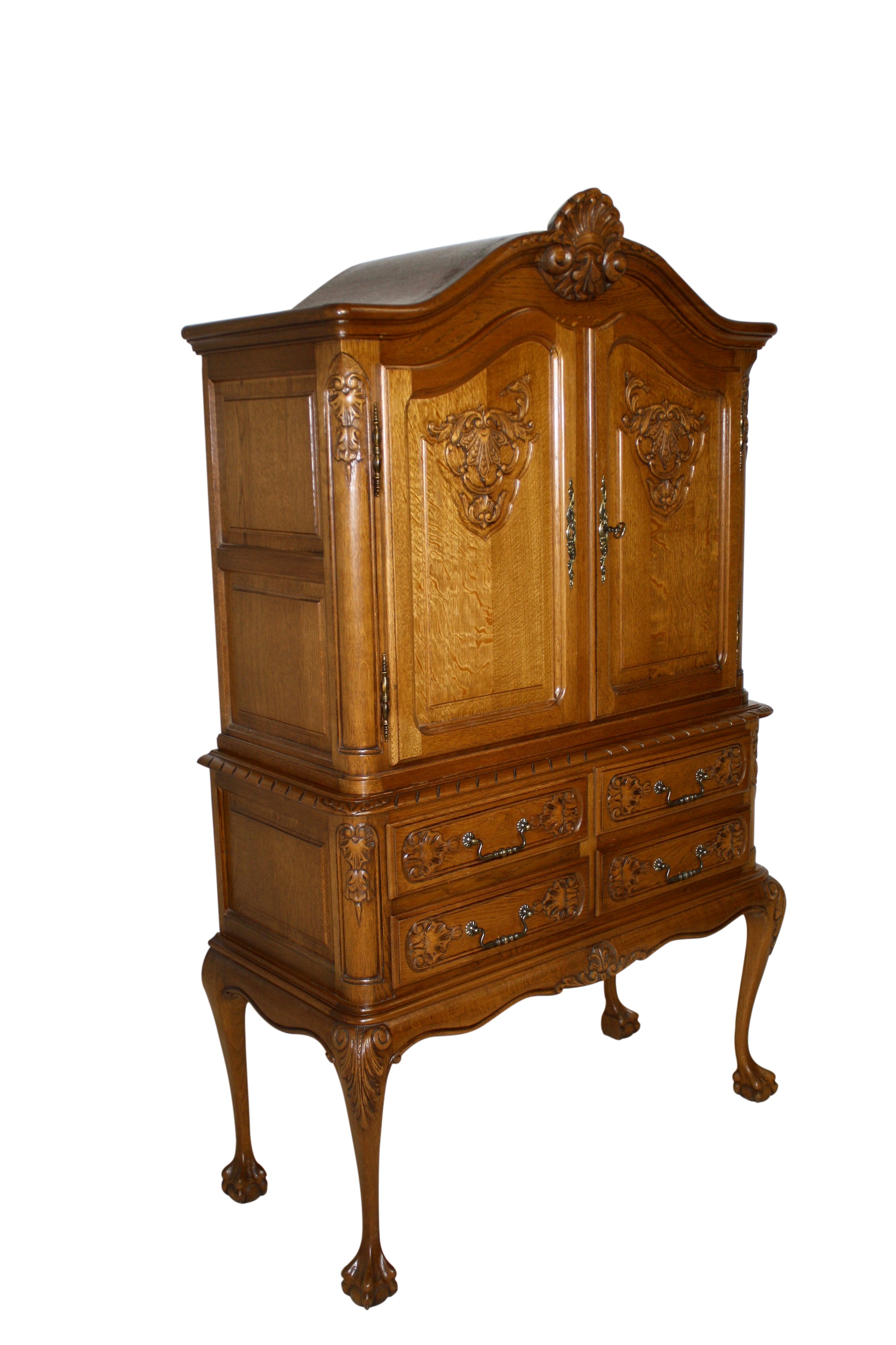 Louis XV Oak Cabinet with Quilted Interior and Glass Shelf