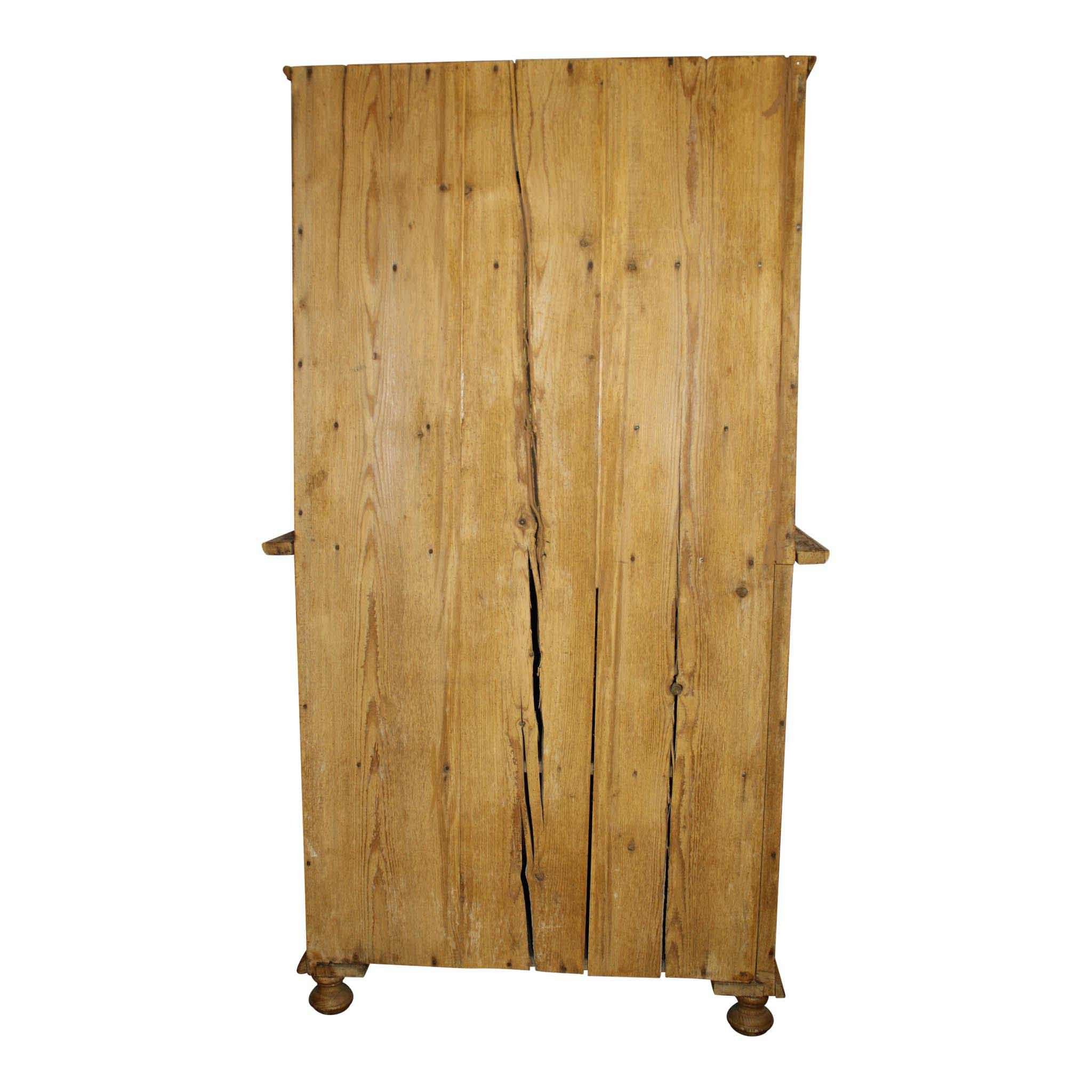 Pine Hutch with Plate Rack